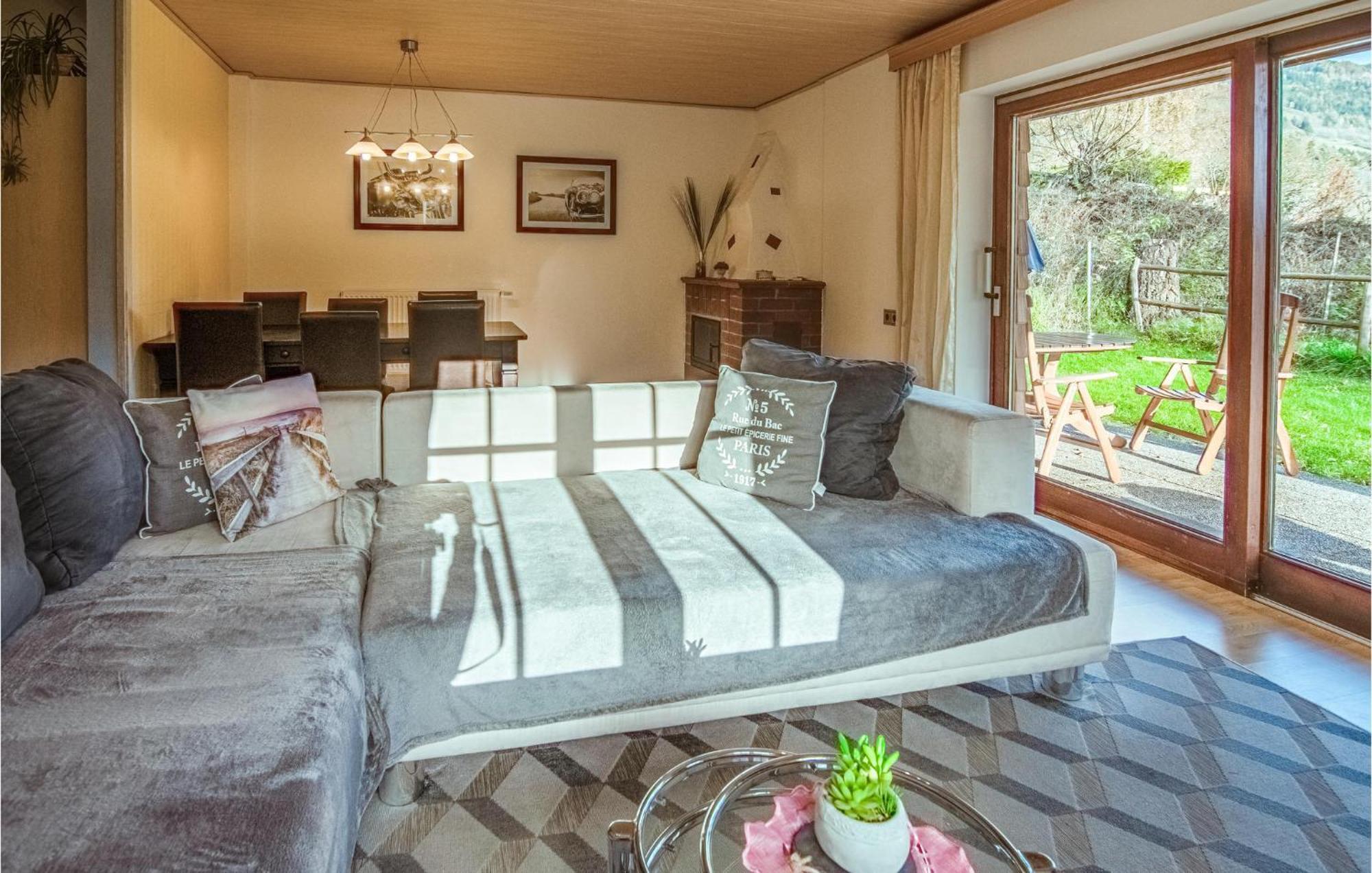 Charmantes Ferienhaus Peterdorf ภายนอก รูปภาพ